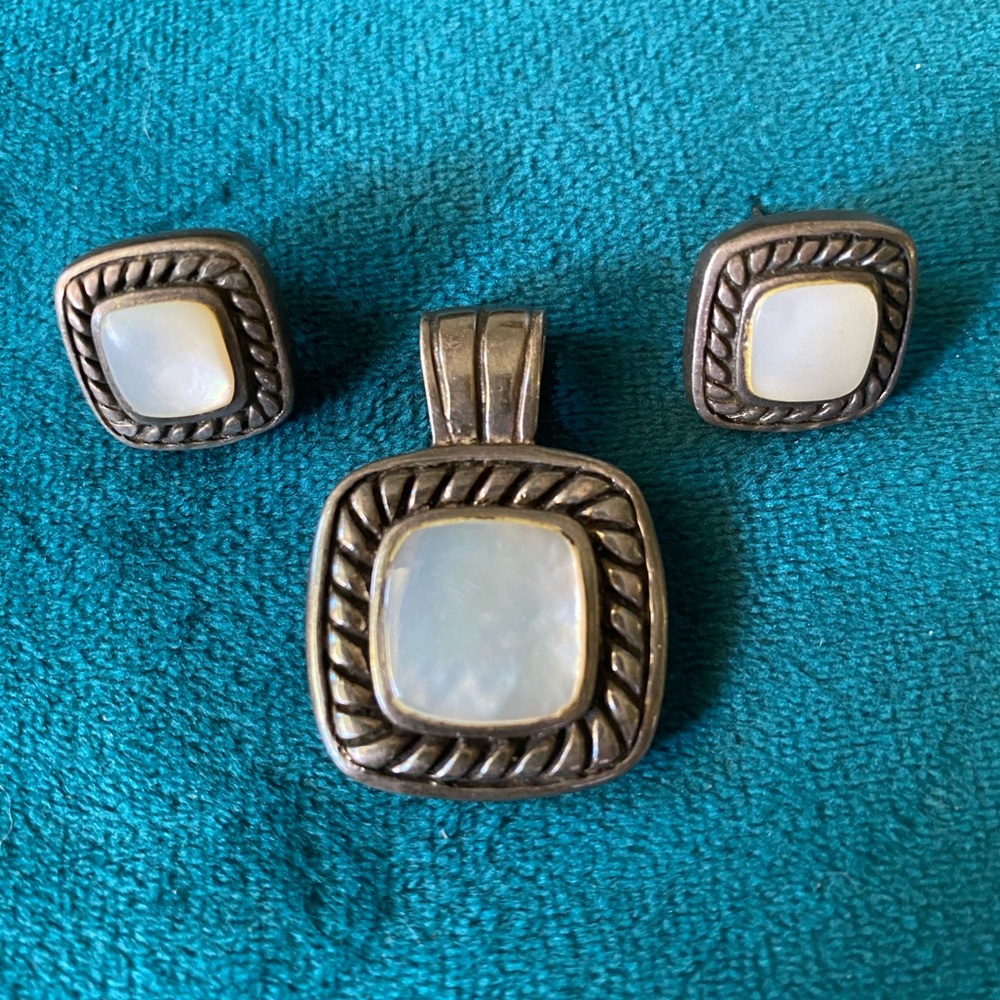 Western style pendant with matchingg earrings